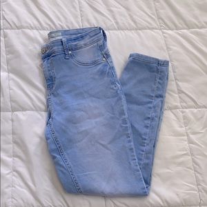 🛍3/$15 Icy Blue Stretch Jeggings